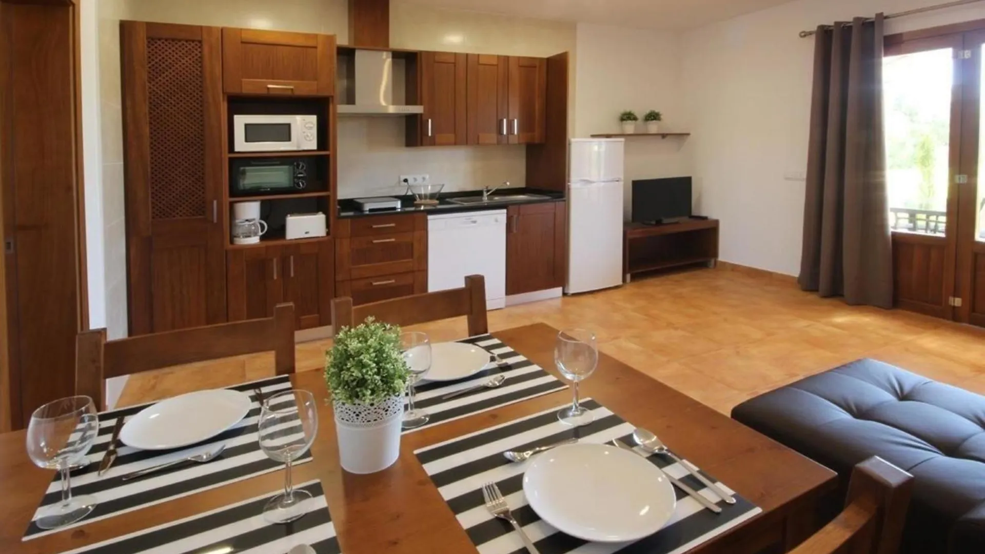 Wohnung Mit Pool, Garten, Terrasse Und Grill Campos